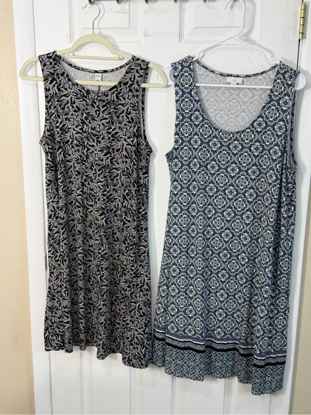 Dresses bundle Jordan Printed Crewneck Top in Teal, Black & Light Pink
